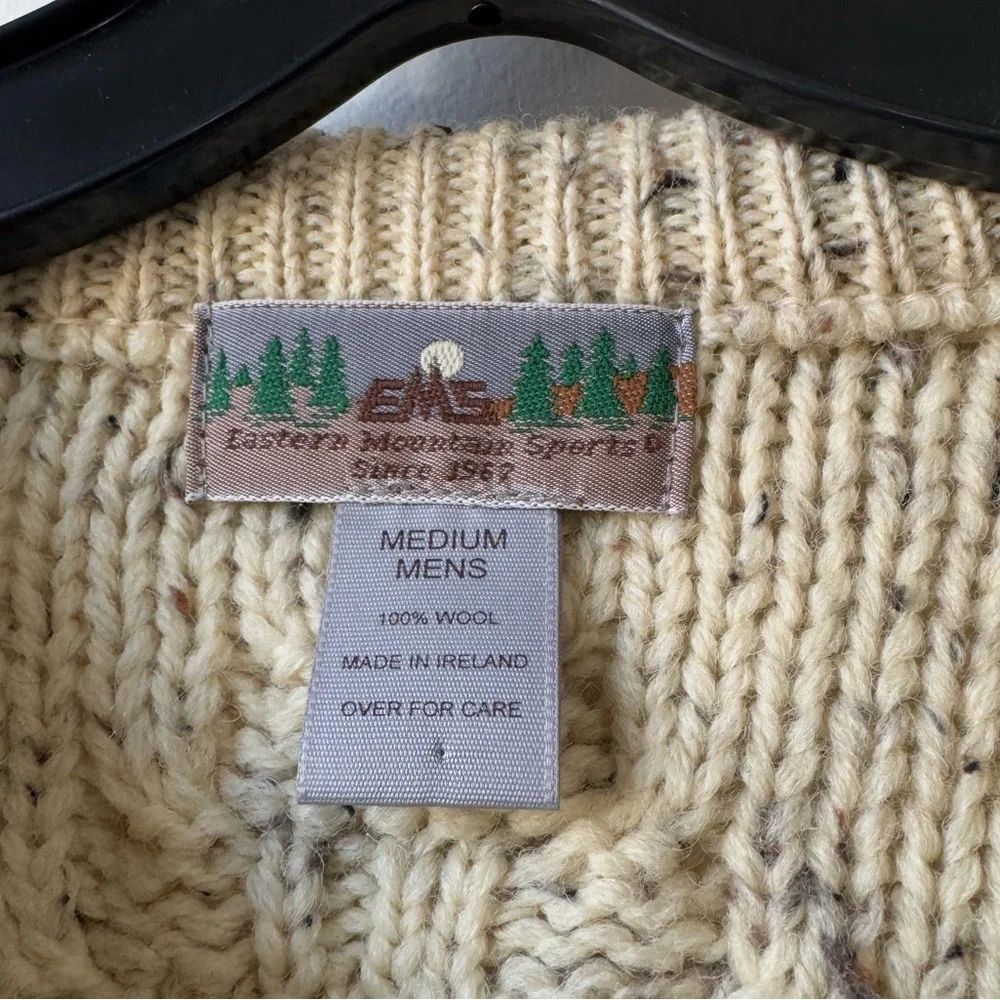 EMS Men’s Vintage V-Neck Sweater Sz M